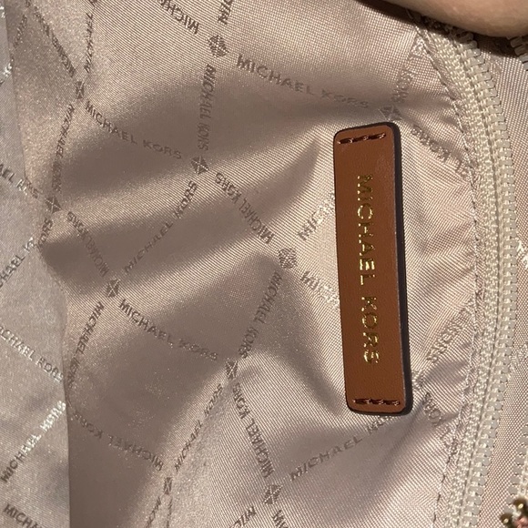 MK purse. - Picture 4 of 4